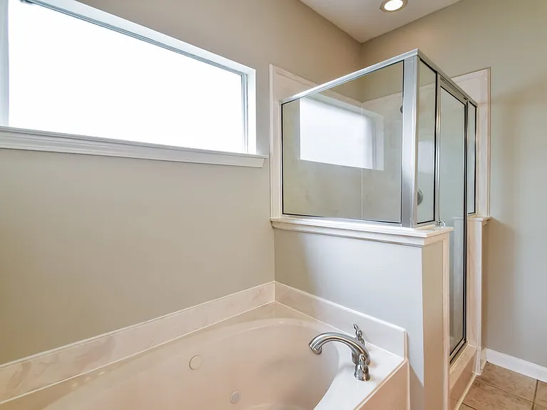 10093 Woodland Hills Dr — Photo 11