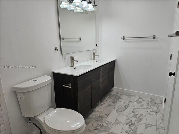 3rd image of 2433 NW 30th St