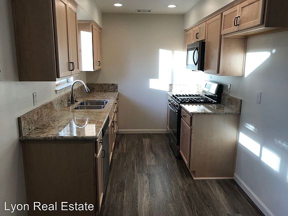 3rd image of 5209 Valonia St