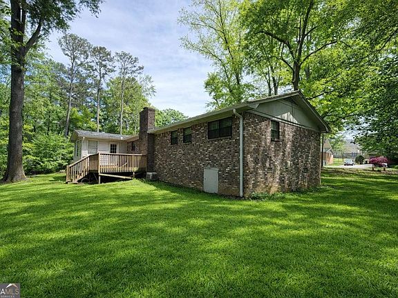 4th image of 3354 Forest Hill Rd