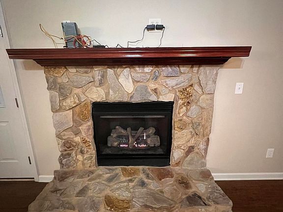 5th image of 43 Lakeshore Dr