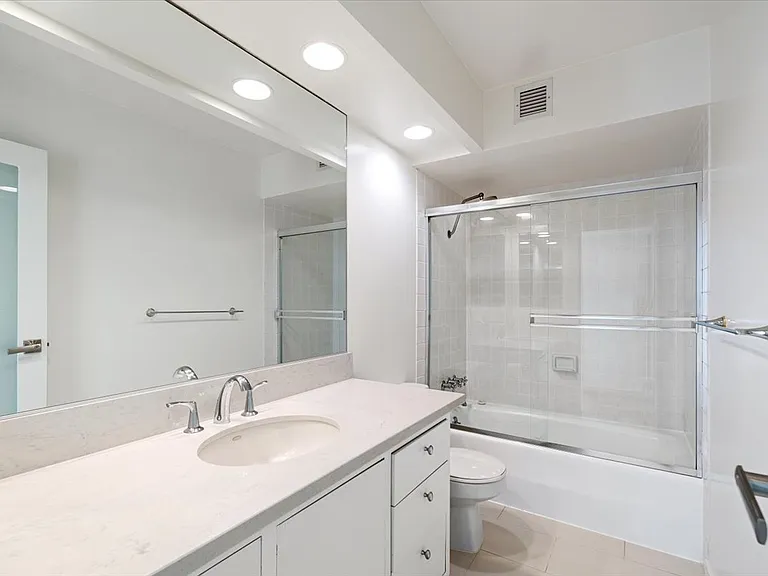 201 Ocean Ave #1101B — Photo 4