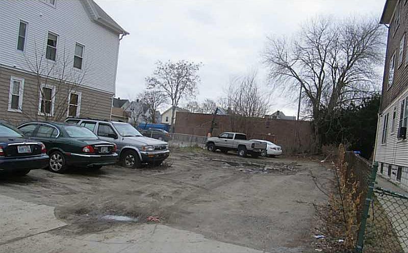 2nd image of 28 Linton St