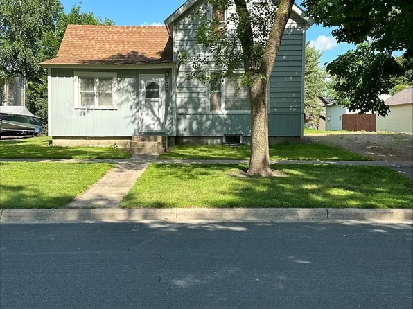 231 Monroe St SE, Hutchinson, MN 55350