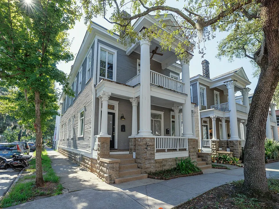 2202 - 2204 Bull St