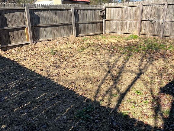 4th image of 21 Deerwood Dr