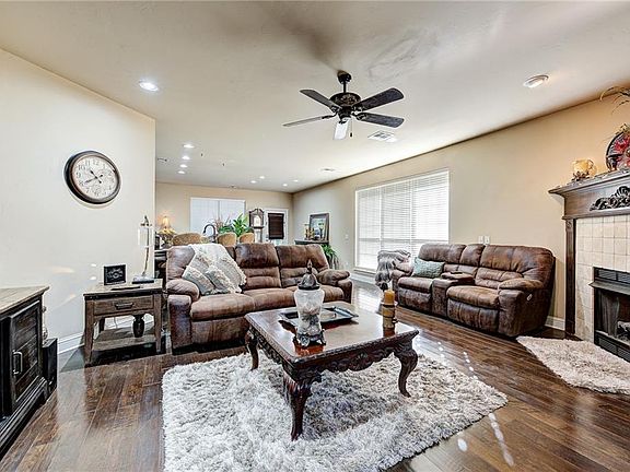 5th image of 4616 Olde Village Cir