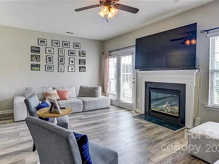 9712 Bailey Rd — Photo 7