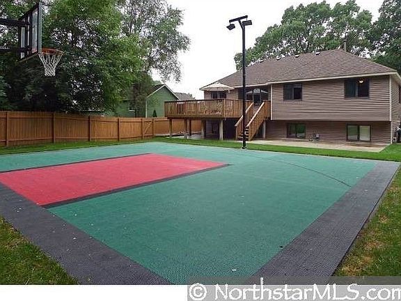 2nd image of 8523 Yalta St NE