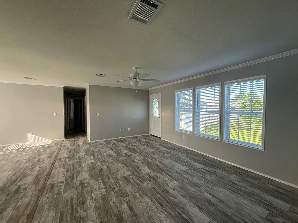 4 bed, 2.0 bath, 1460 sqft, $1,499 — Photo 3