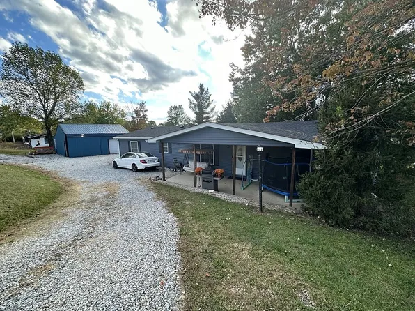 301 Cobb Ln, Springville, IN 47462