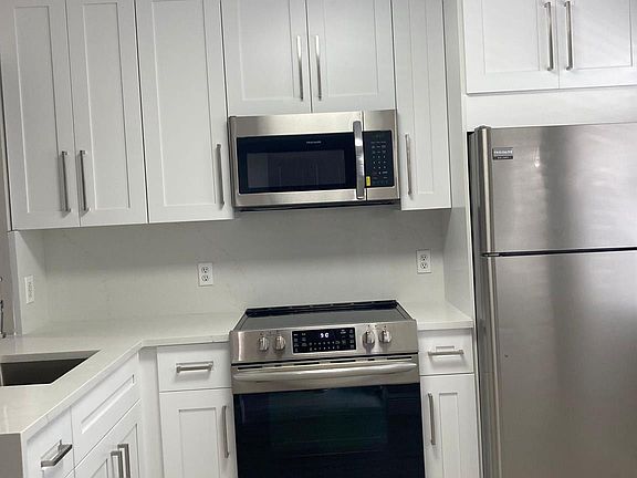 3rd image of 1300 SW 130th Avenue #305F