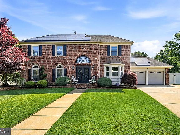 3rd image of 6 Williamsburg Ct