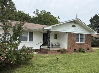 921 Lonnie Farm Rd, Pembroke, NC 28372