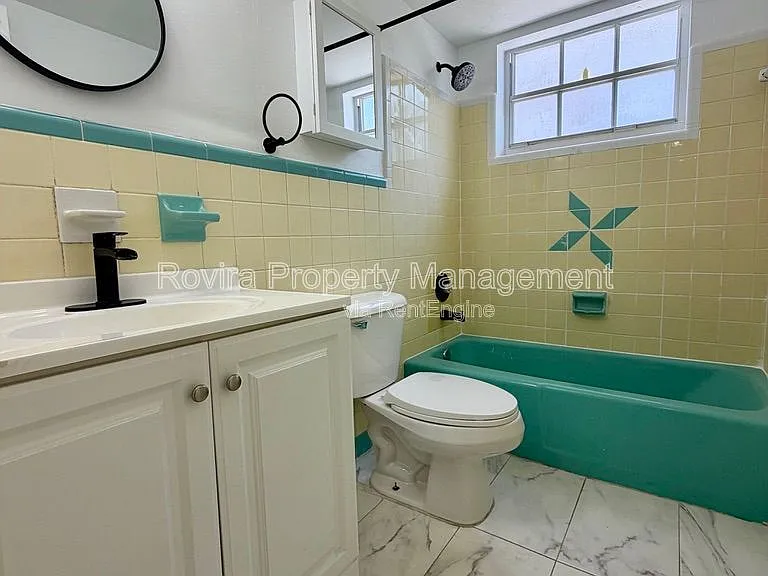 4340 NW 11th St #3 — Photo 4