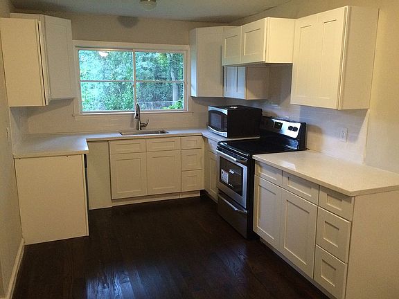 5th image of 114 Yancy Dr SE