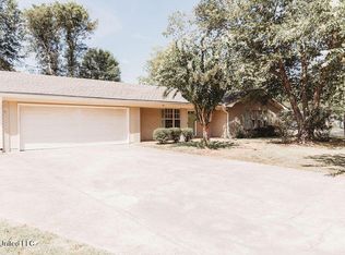 4 Alta Vista Cir, Greenwood, MS 38930