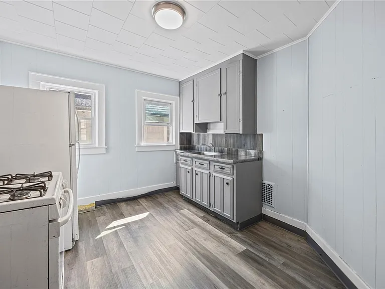 97 Rohr St #2 — Photo 3