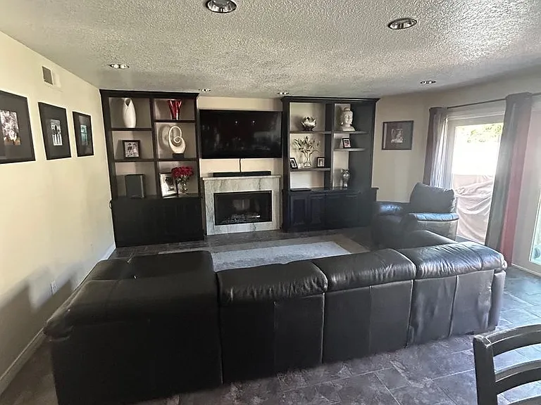1046 S Mountcrest Ct — Photo 8