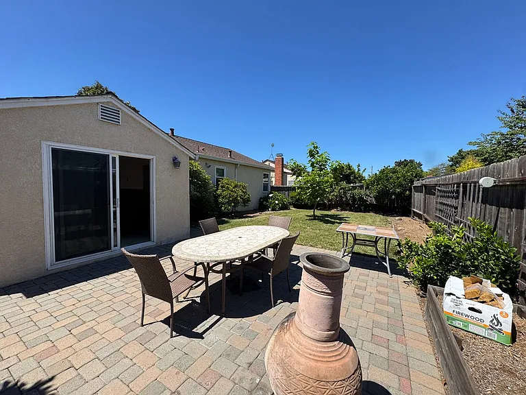 1443 Beacon Ave — Photo 22