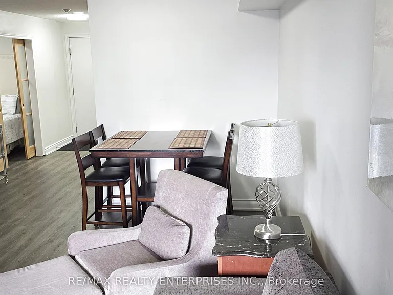 250 Wellington St W #1435 — Photo 25