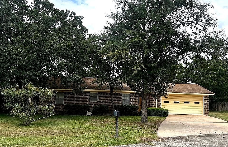 1st image of 240 S Reed Cir