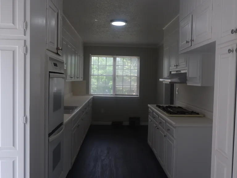 2100 NW 27th St — Photo 16