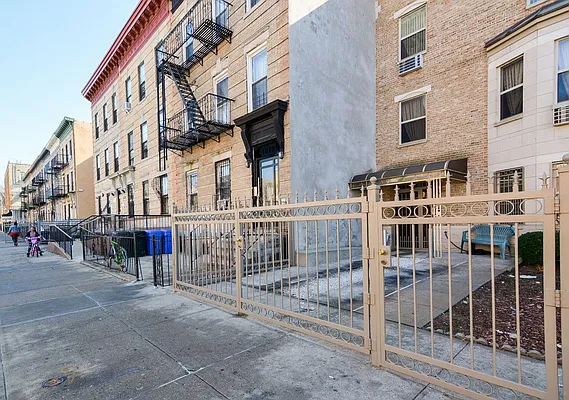 Rented by The Brokerage Group LLC | media 18