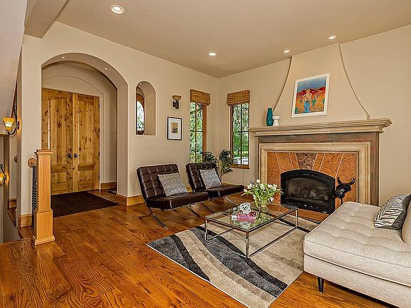 Entry Living room