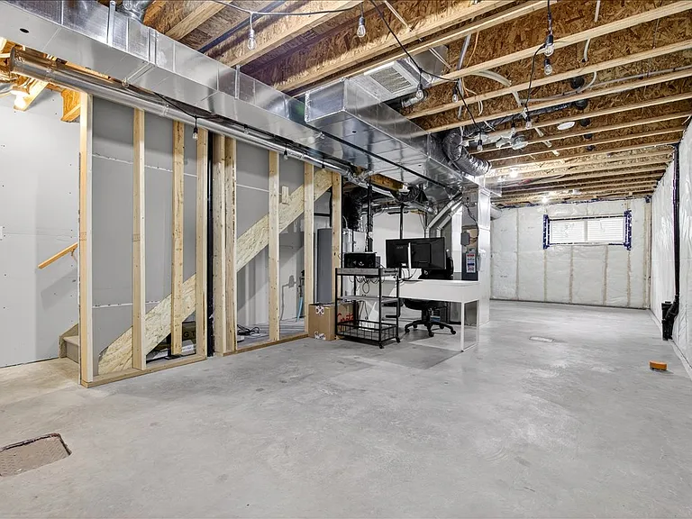 535 Paterson Way SW — Photo 45
