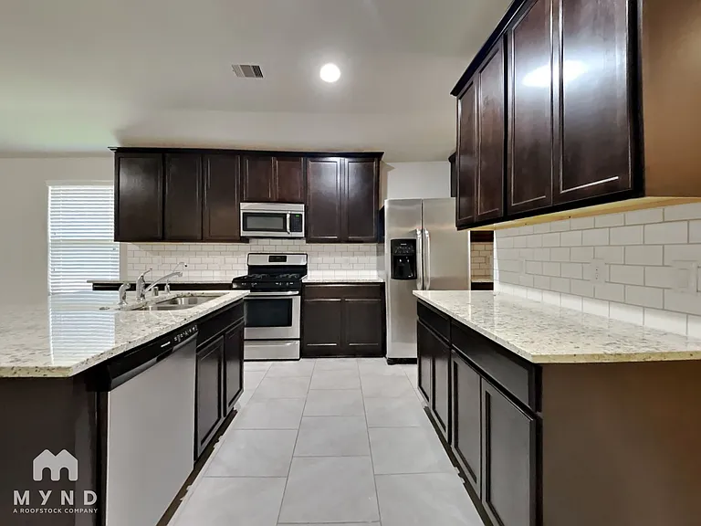 8111 Carillon Way — Photo 2