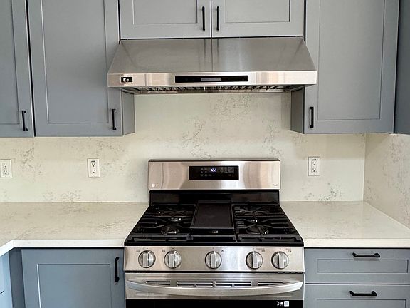 2nd image of 2410 San Mateo St APT 14