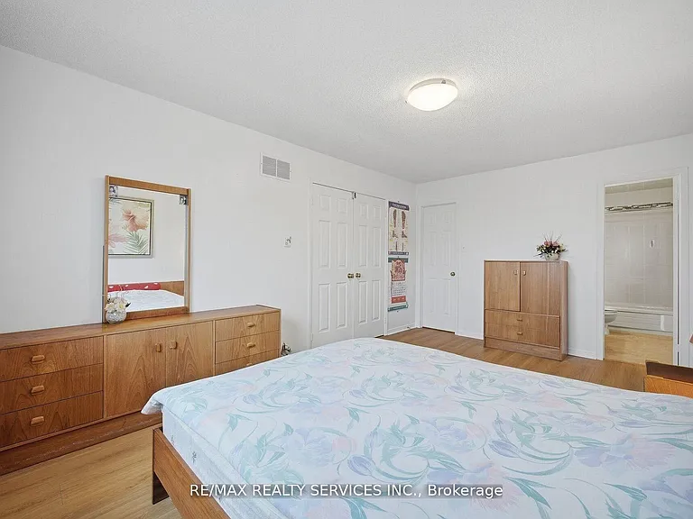 62 Fernbrook Cres — Photo 26