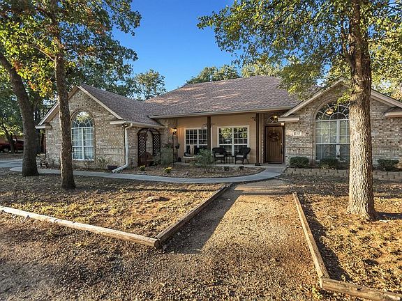 3rd image of 502 Oak Hills Dr