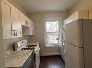 241 S 8th St #4, Newark, NJ 07103