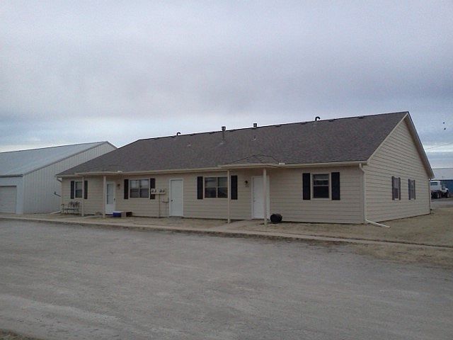 4-plex fully occupied