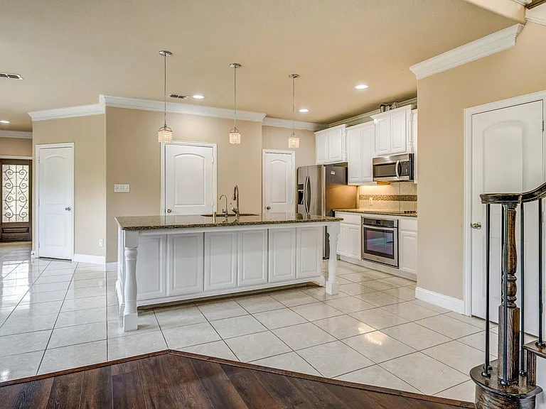 725 Rembrandt Ct — Photo 12