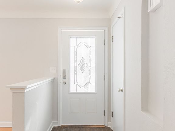 5th image of 2065 Jefferson Ave