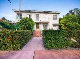 825 Alton Rd, Miami Beach, FL