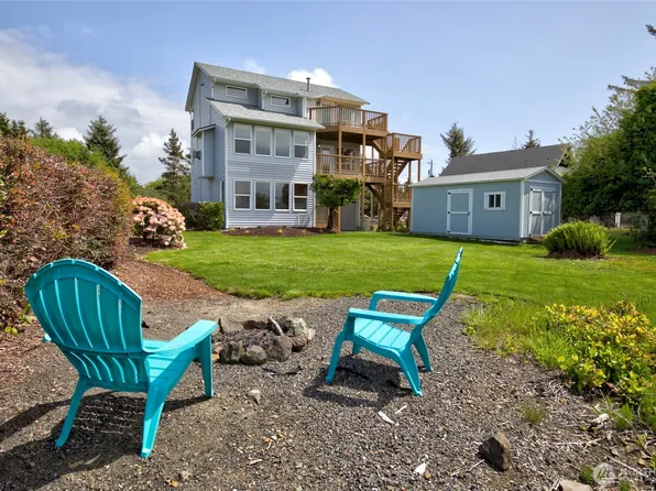 124 S Razor Clam Drive SW, Ocean Shores, WA 98569