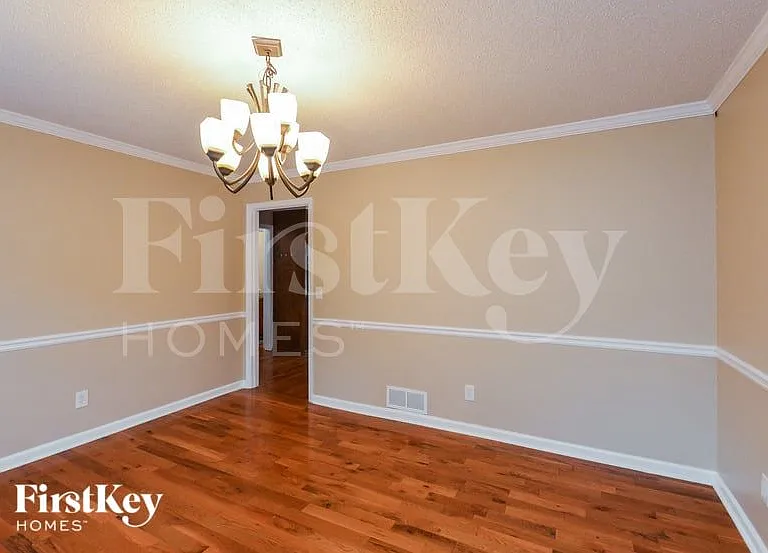 2107 Amherst Trl SE — Photo 4