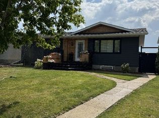 27 Bella Coola Dr, Leduc, AB T9E4J5