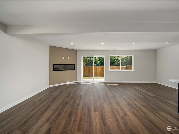 3rd image of 410 10th Avenue SE #A