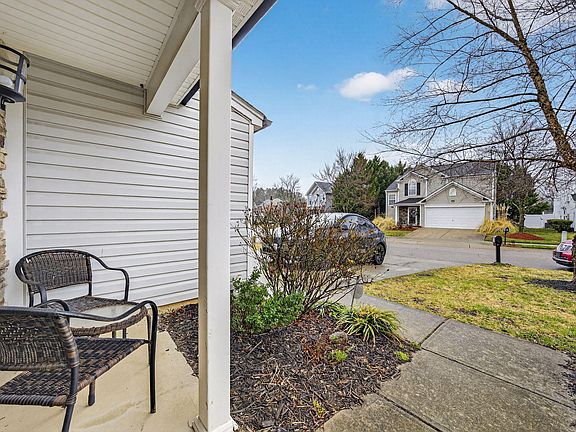 4th image of 516 Cove Hollow Dr