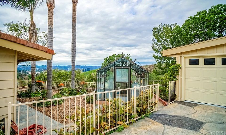 1st image of 5174 Dumont Pl