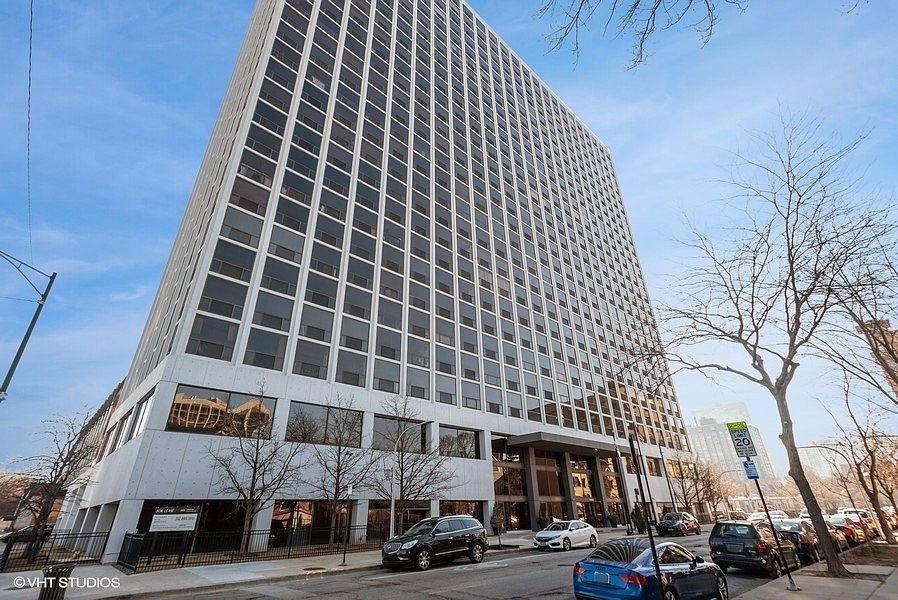 1st image of 4343 N Clarendon Ave APT 2017