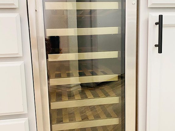 Store your wine, soda, juices & other drinks in your wine refrigerator.
