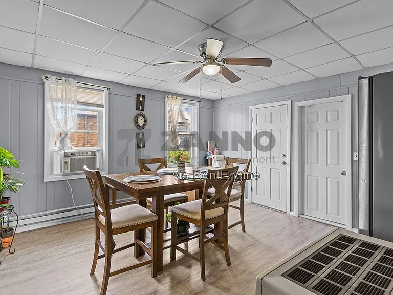 121 Farmington Ave #3 — Photo 6