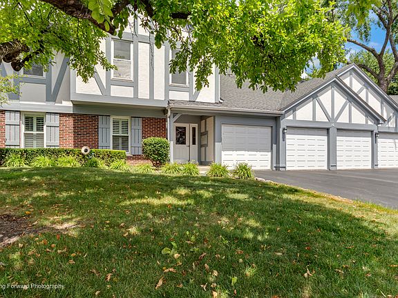 2nd image of 16 W Fern Ct Unit 204
