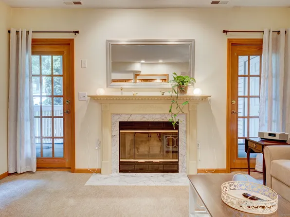 33 Langdon Court APT B101, Berlin, CT 06037